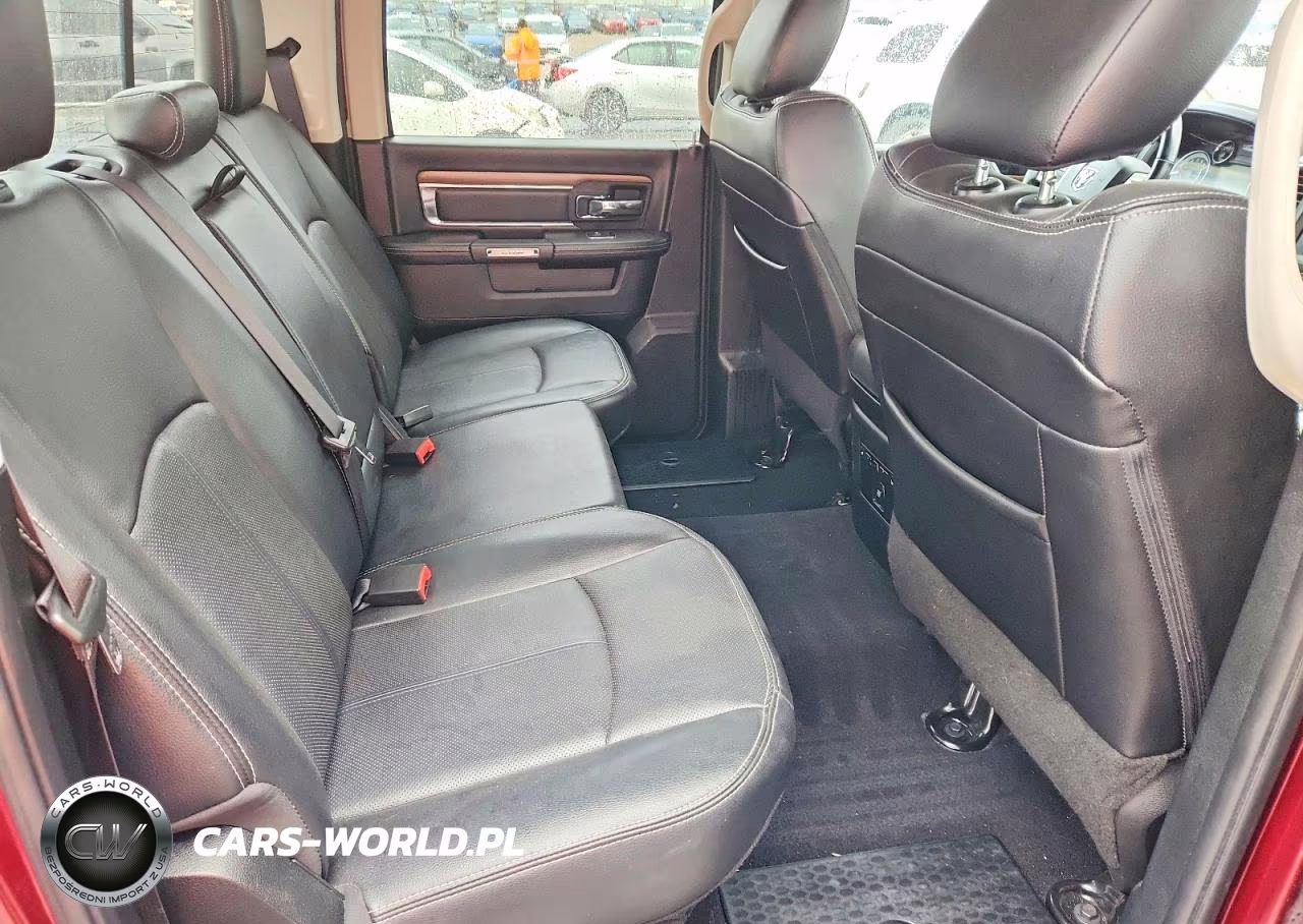 2018 Ram 1500 Laramie VIN:1C6RR7NM7JS292468 - 10