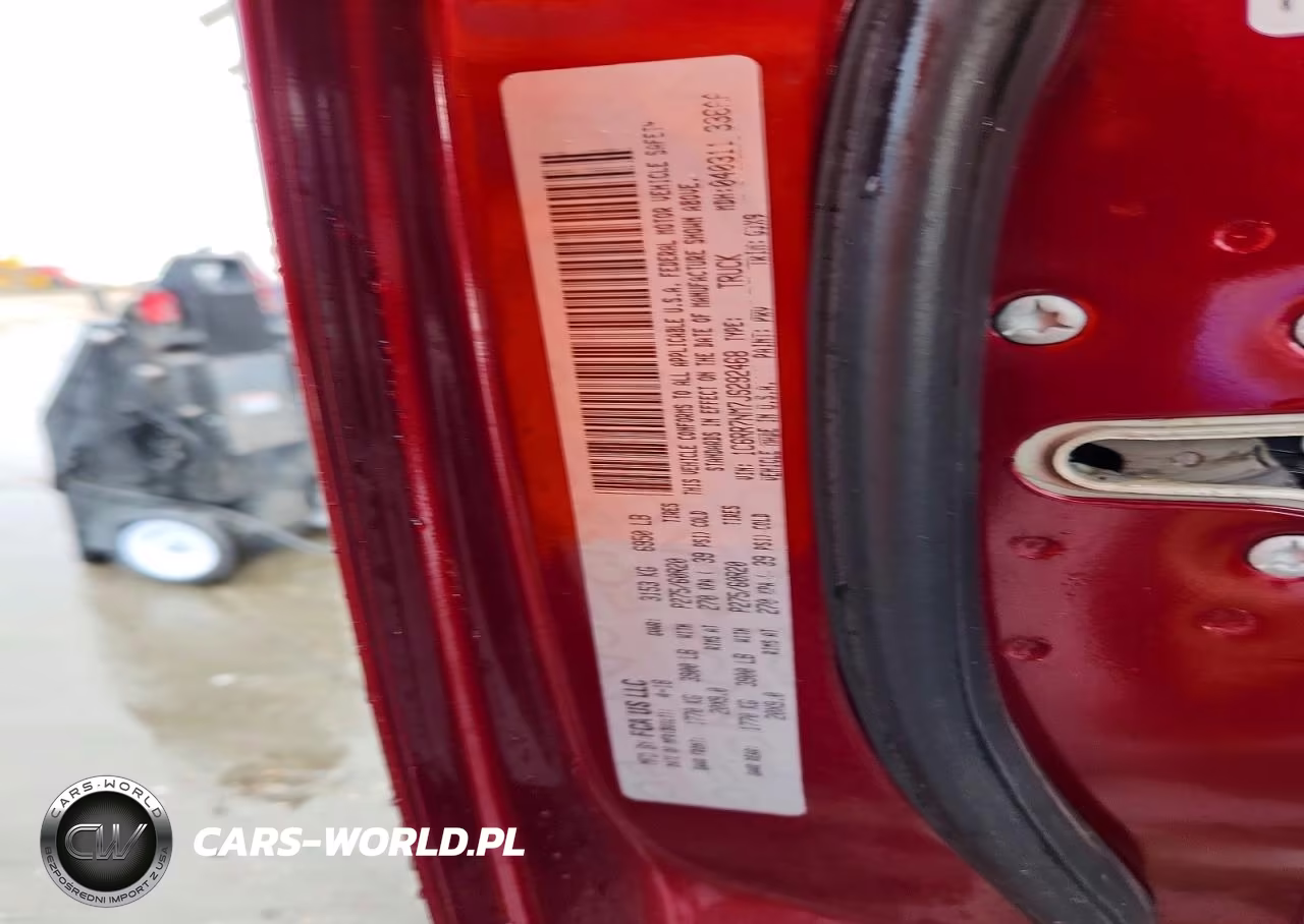 2018 Ram 1500 Laramie VIN:1C6RR7NM7JS292468 - 12