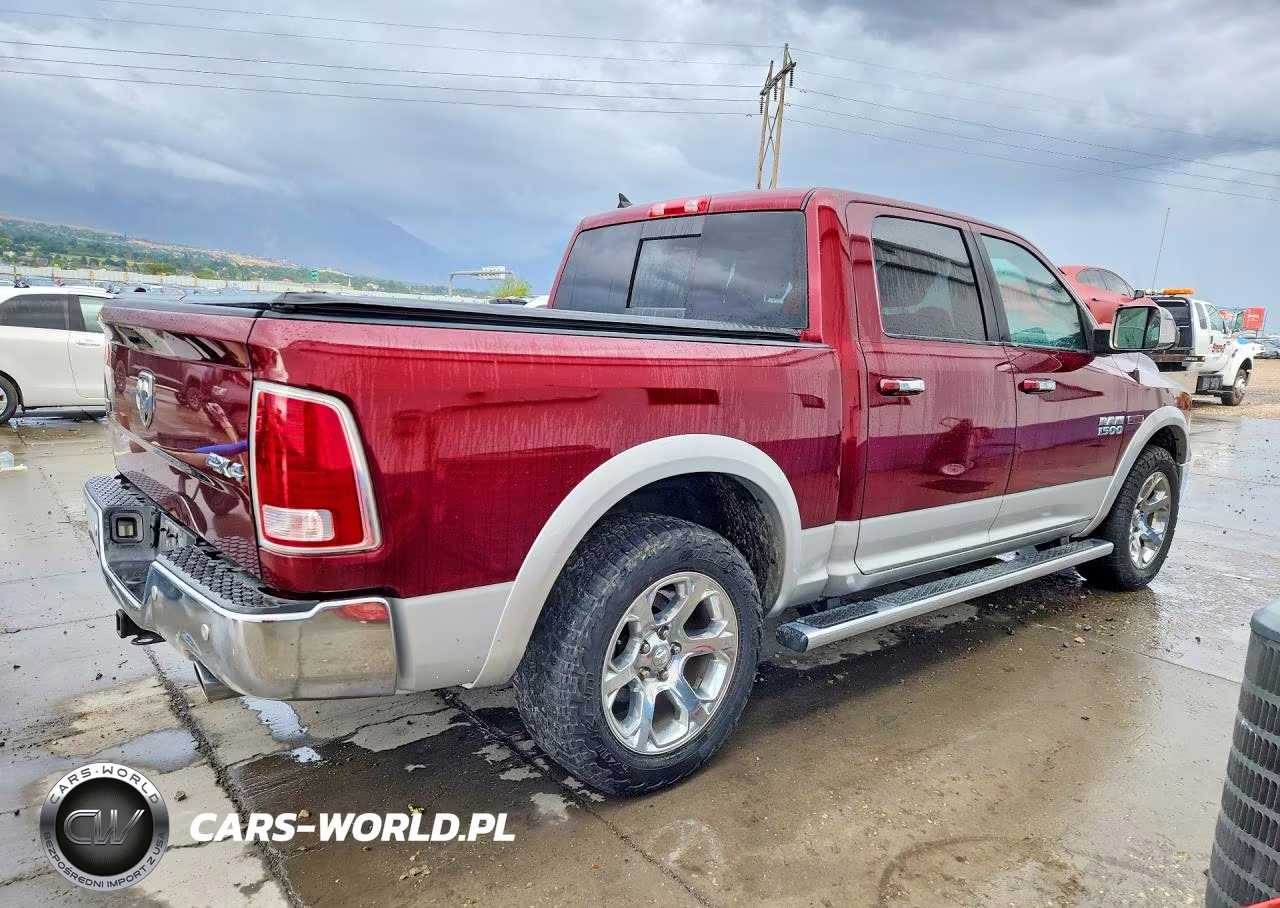 2018 Ram 1500 Laramie VIN:1C6RR7NM7JS292468 - 3