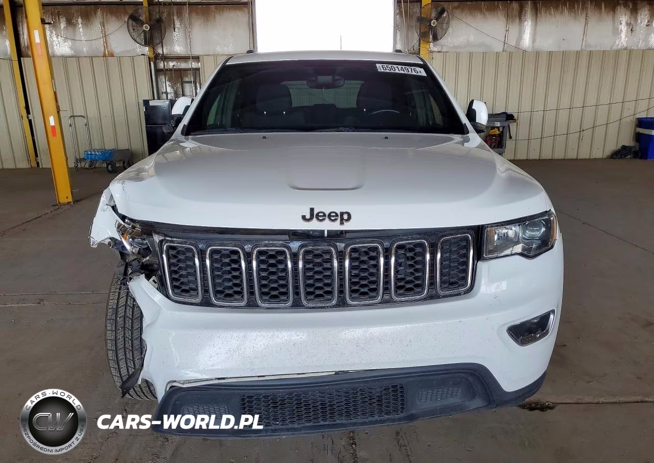 2017 Jeep Grand Cherokee Laredo VIN:1C4RJEAG0HC789001 - 5