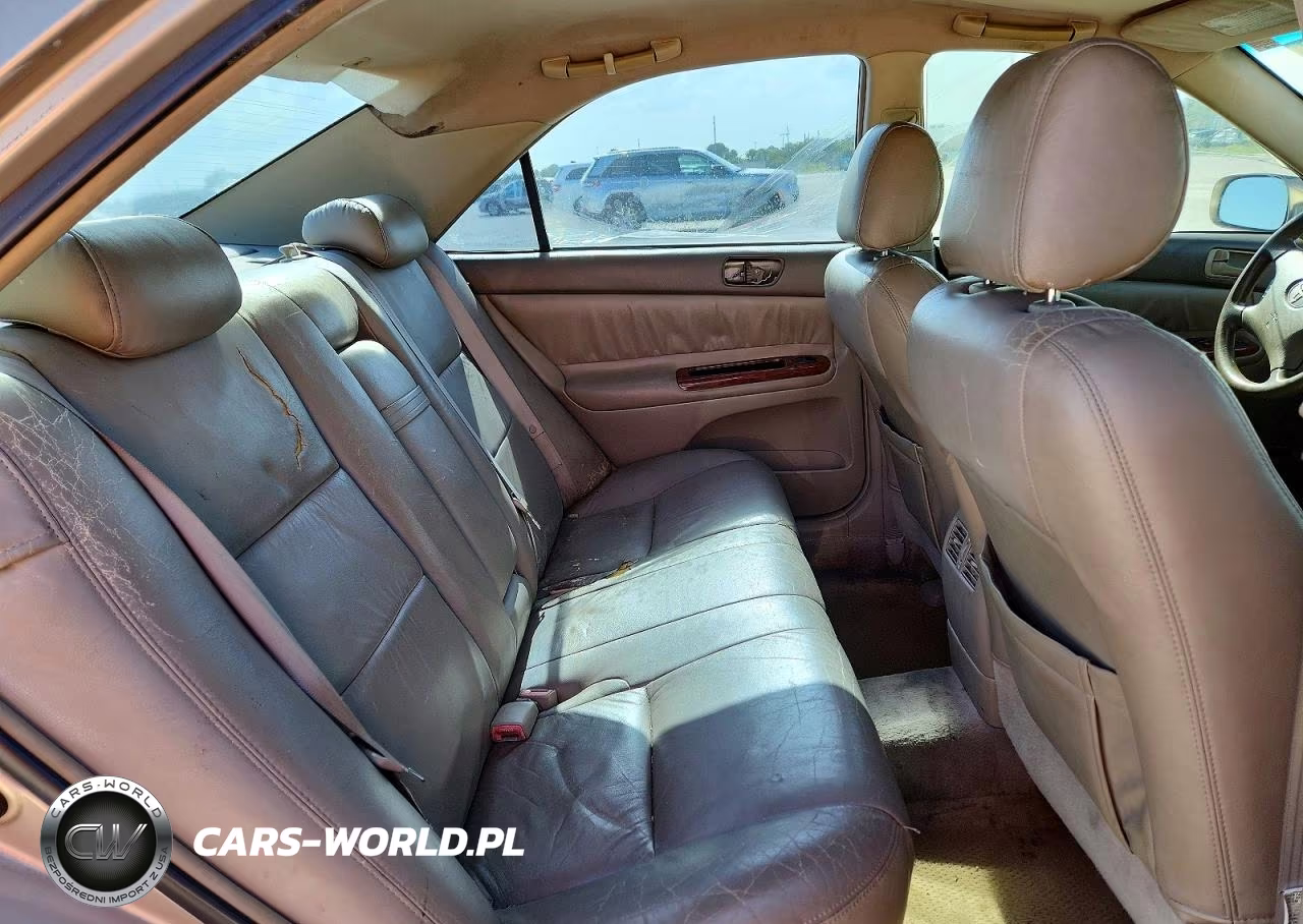 2004 Toyota Camry Xle VIN:4T1BE32KX4U260670 - 10