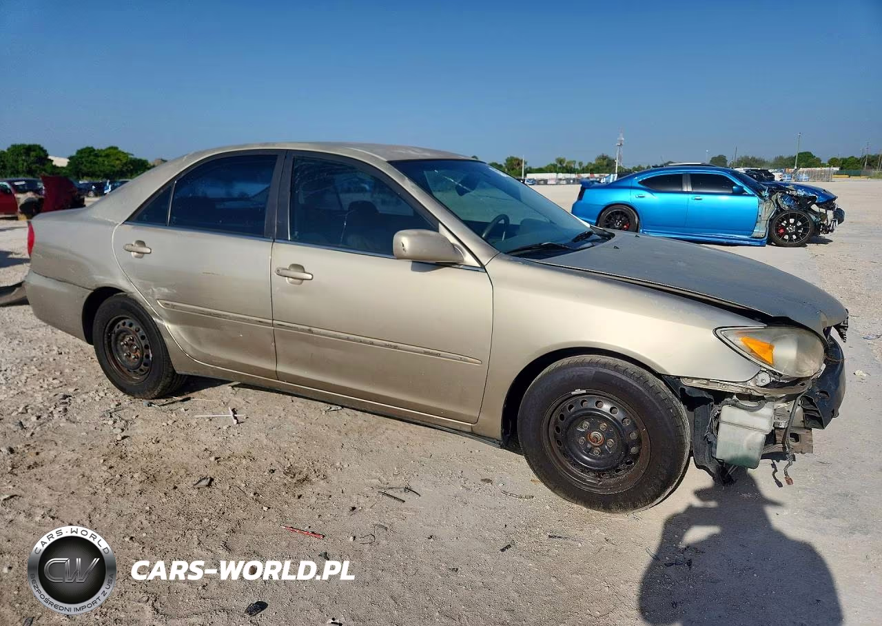 2004 Toyota Camry Xle VIN:4T1BE32KX4U260670 - 4