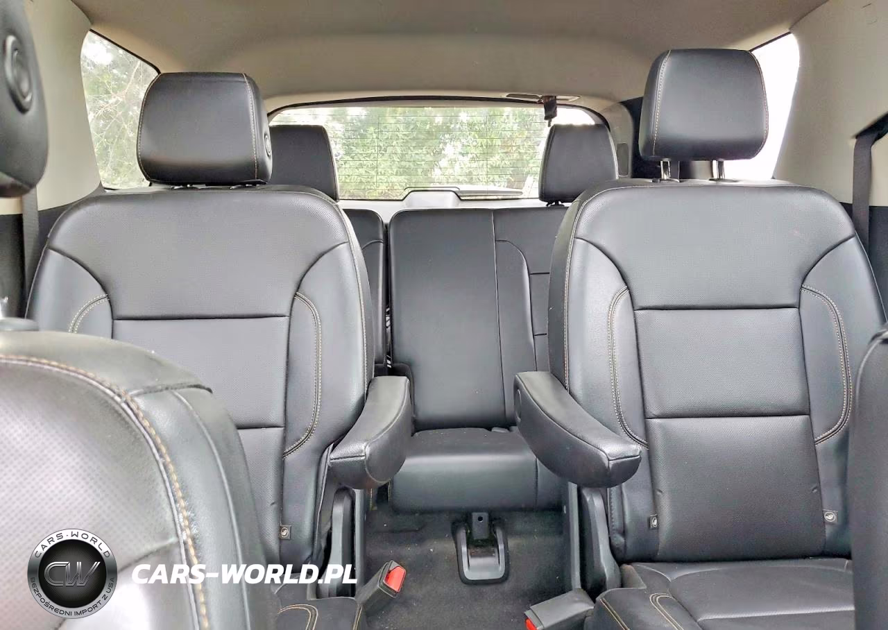 2018 Chevrolet Traverse Premier VIN:1GNEVJKW4JJ110356 - 10