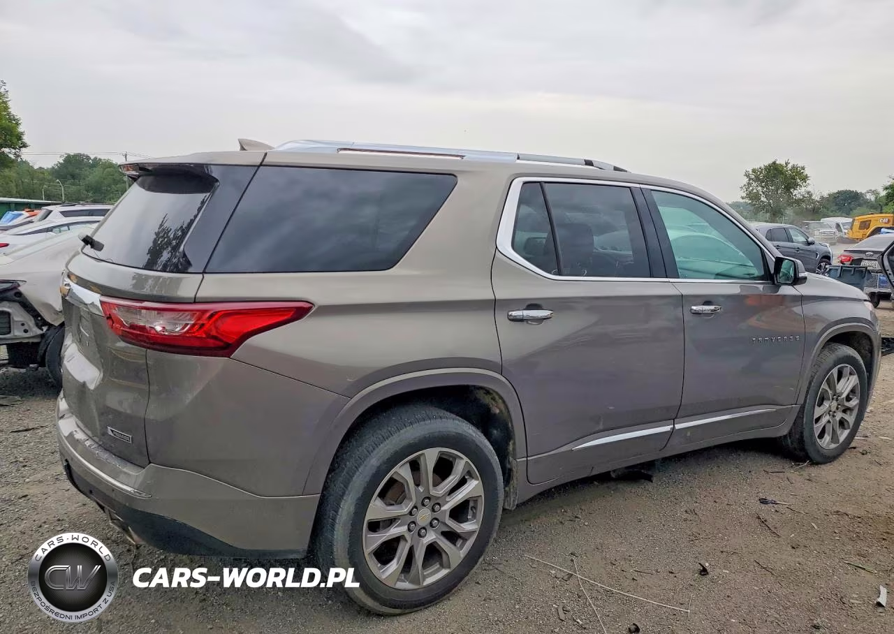 2018 Chevrolet Traverse Premier VIN:1GNEVJKW4JJ110356 - 3
