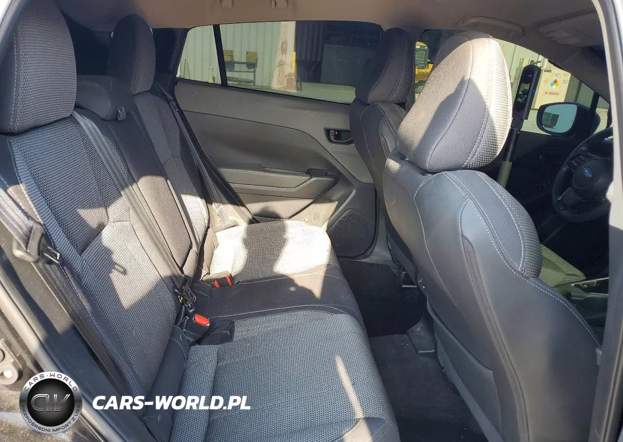 2024 Subaru Crosstrek Premium VIN:JF2GUADC5R8388338 - 11