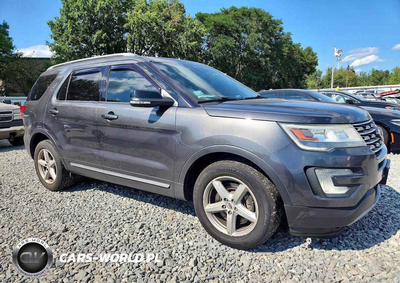 2016 Ford Explorer Xlt VIN:1FM5K8D85GGC28359 - 4