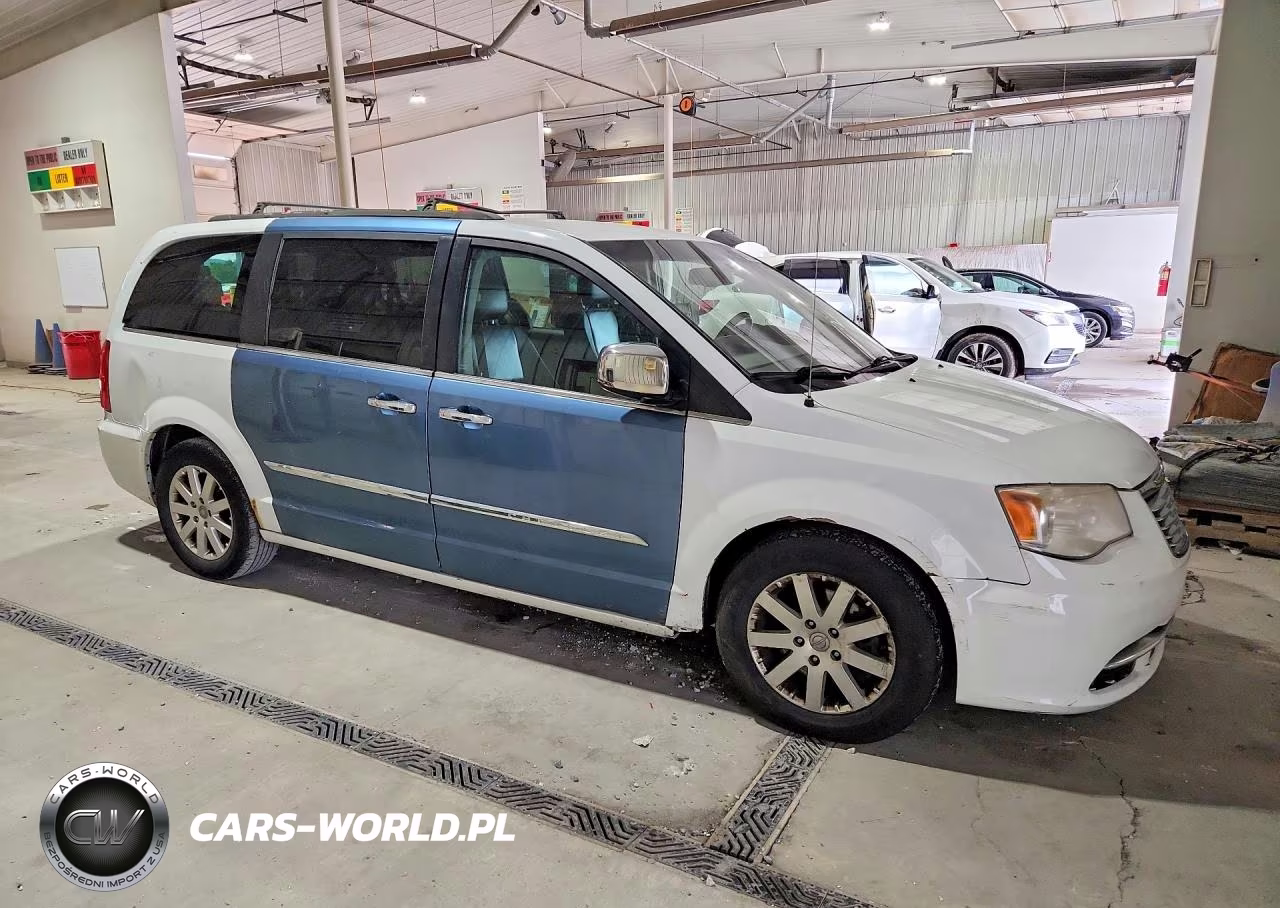 2014 Chrysler Town & Country Touring VIN:2C4RC1BG1ER444290 - 4