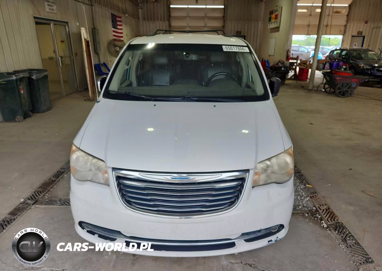 2014 Chrysler Town & Country Touring VIN:2C4RC1BG1ER444290 - 5