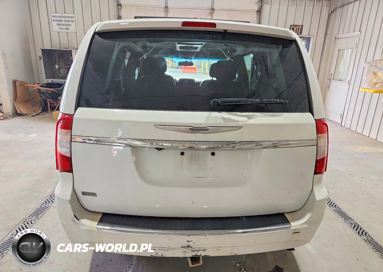 2014 Chrysler Town & Country Touring VIN:2C4RC1BG1ER444290 - 6