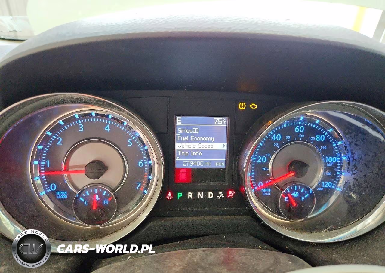2014 Chrysler Town & Country Touring VIN:2C4RC1BG1ER444290 - 9