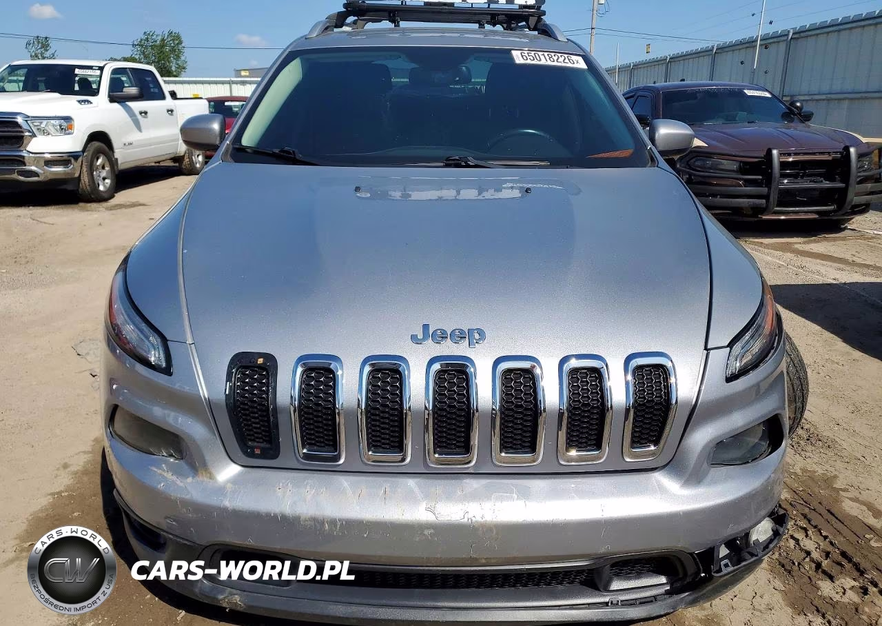 2015 Jeep Cherokee Latitude VIN:1C4PJMCSXFW735154 - 5