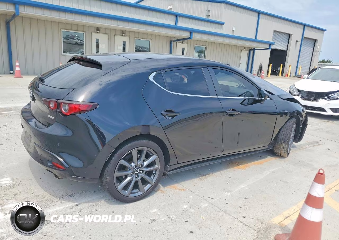 2023 Mazda 3 Select VIN:JM1BPAKM9P1601065 - 3