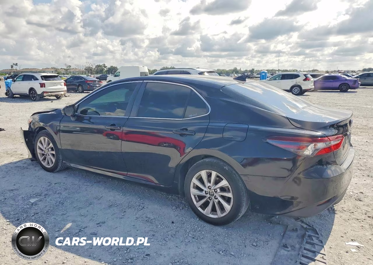 2021 Toyota Camry Le VIN:4T1C11AK1MU469916 - 2