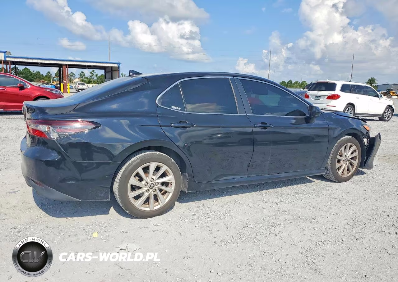 2021 Toyota Camry Le VIN:4T1C11AK1MU469916 - 3