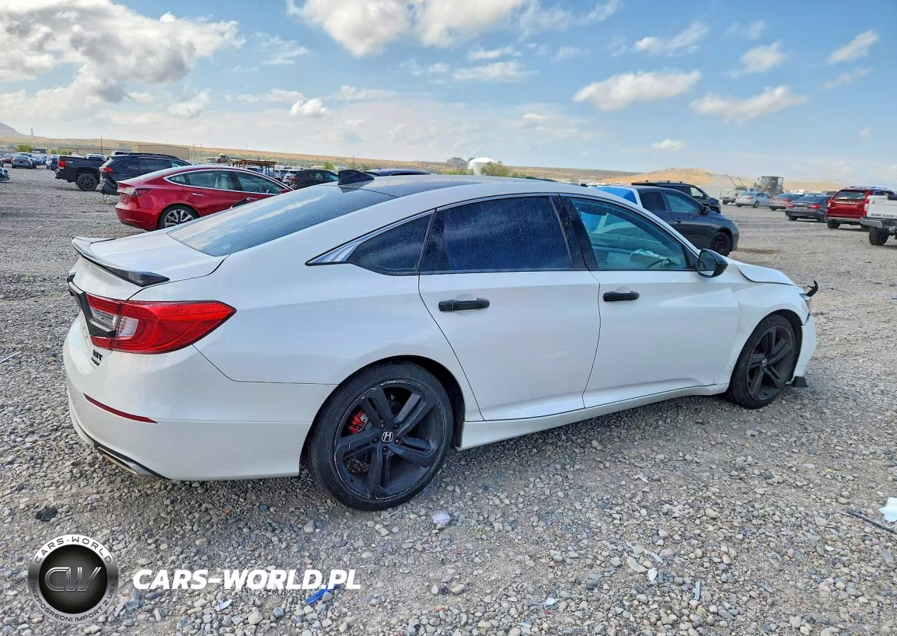 2018 Honda Accord Sport VIN:1HGCV1F35JA158420 - 3