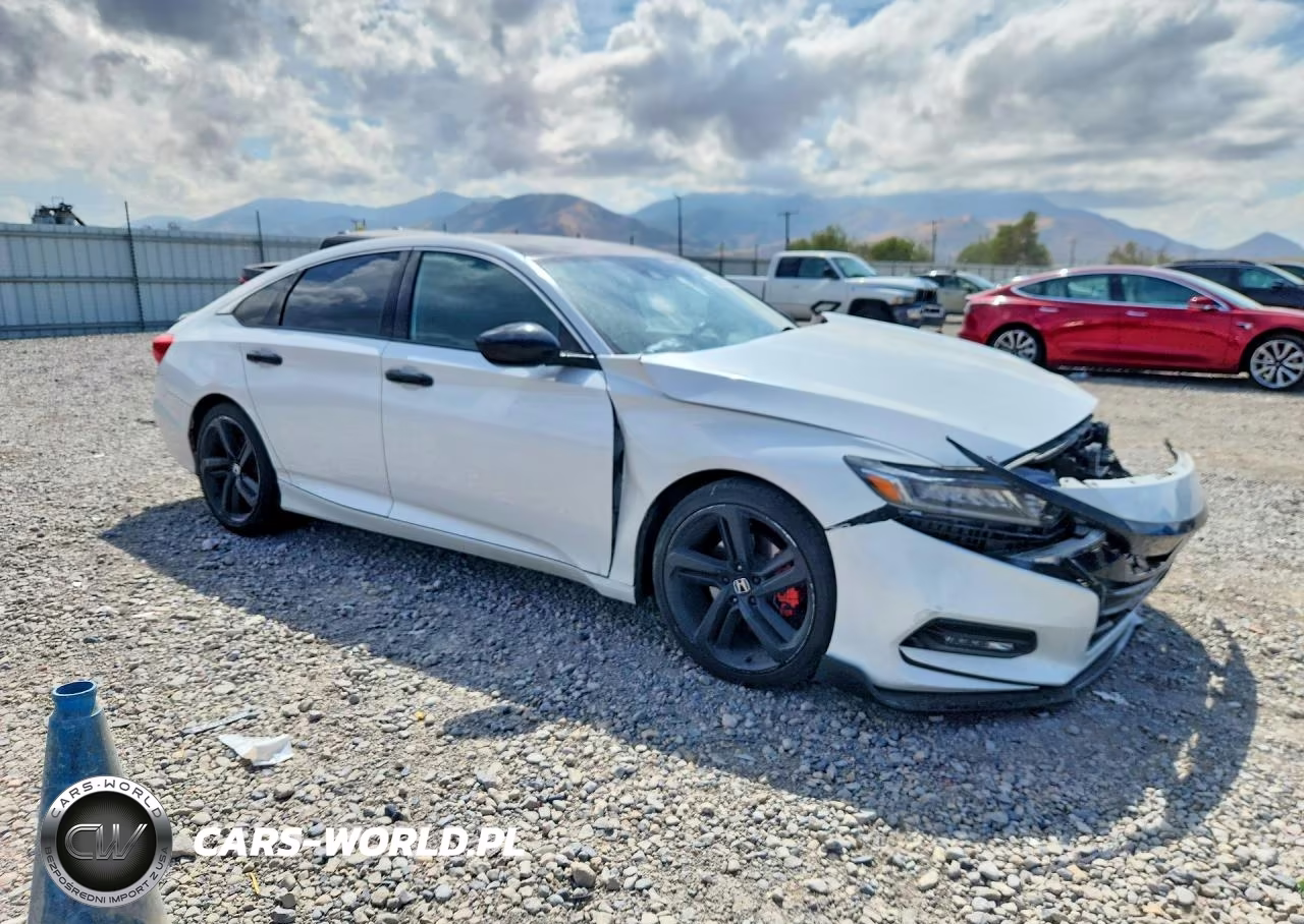 2018 Honda Accord Sport VIN:1HGCV1F35JA158420 - 4