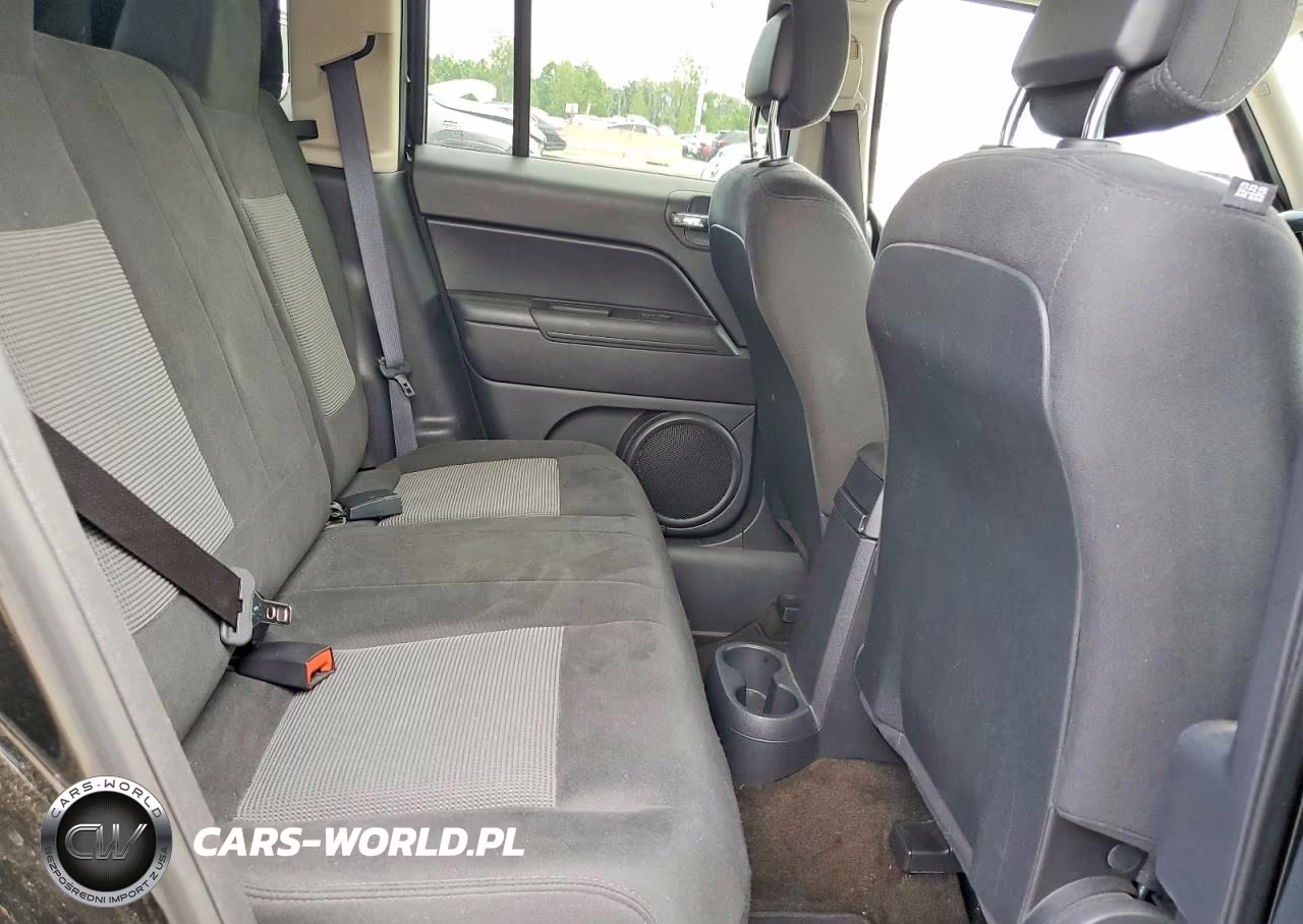 2016 Jeep Patriot Sport VIN:1C4NJPBA2GD553107 - 11