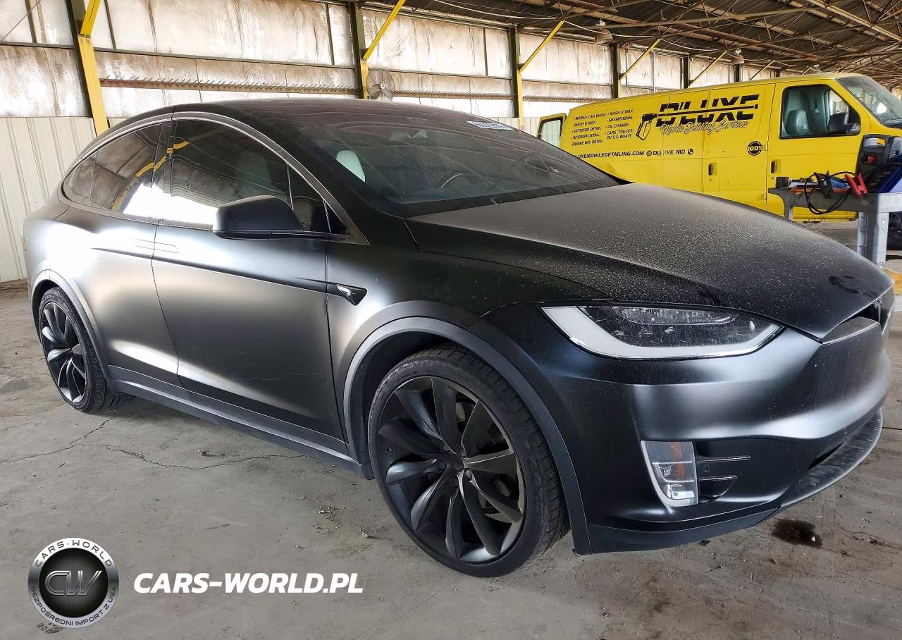 2017 Tesla Model X VIN:5YJXCBE2XHF070503 - 4