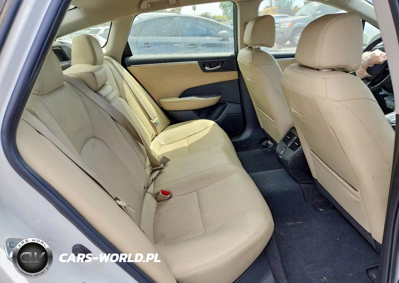 2018 Honda Clarity Touring VIN:JHMZC5F31JC005574 - 10