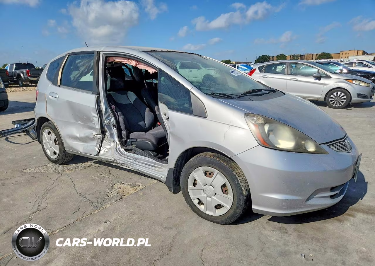 2012 Honda Fit VIN:JHMGE8H3XCC040813 - 4