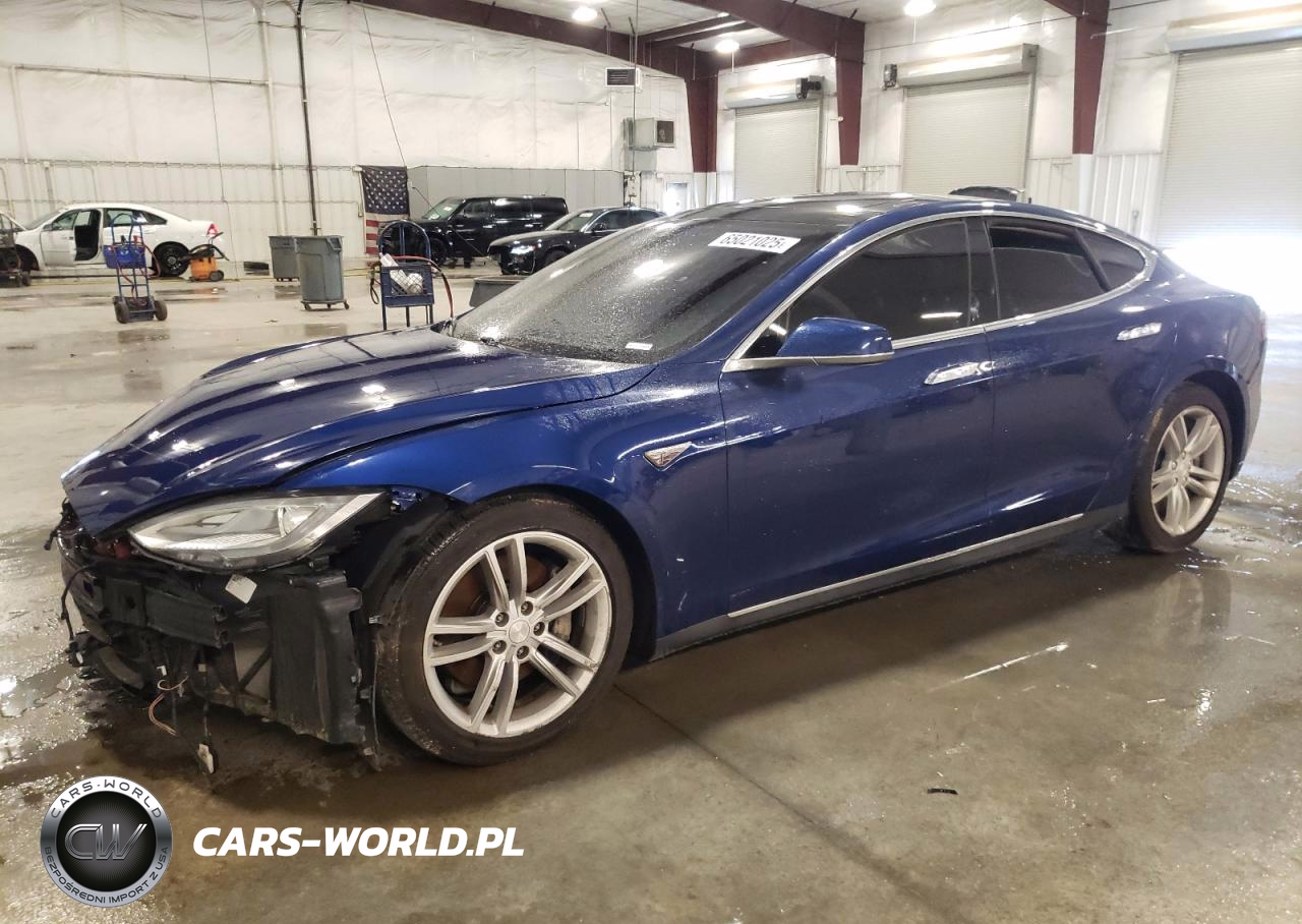 2015 Tesla Model S 70D