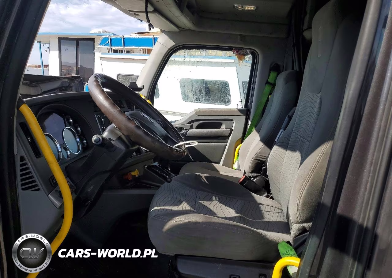 2018 Kenworth T680 Semi Truck VIN:1XKYD49X6JJ190014 - 7