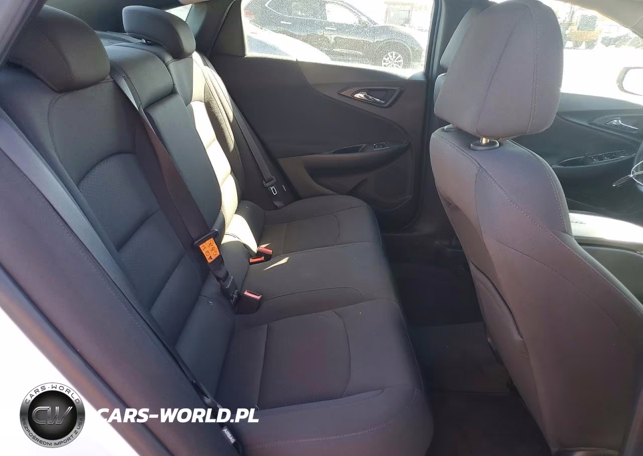 2018 Chevrolet Malibu Lt VIN:1G1ZD5STXJF120153 - 10