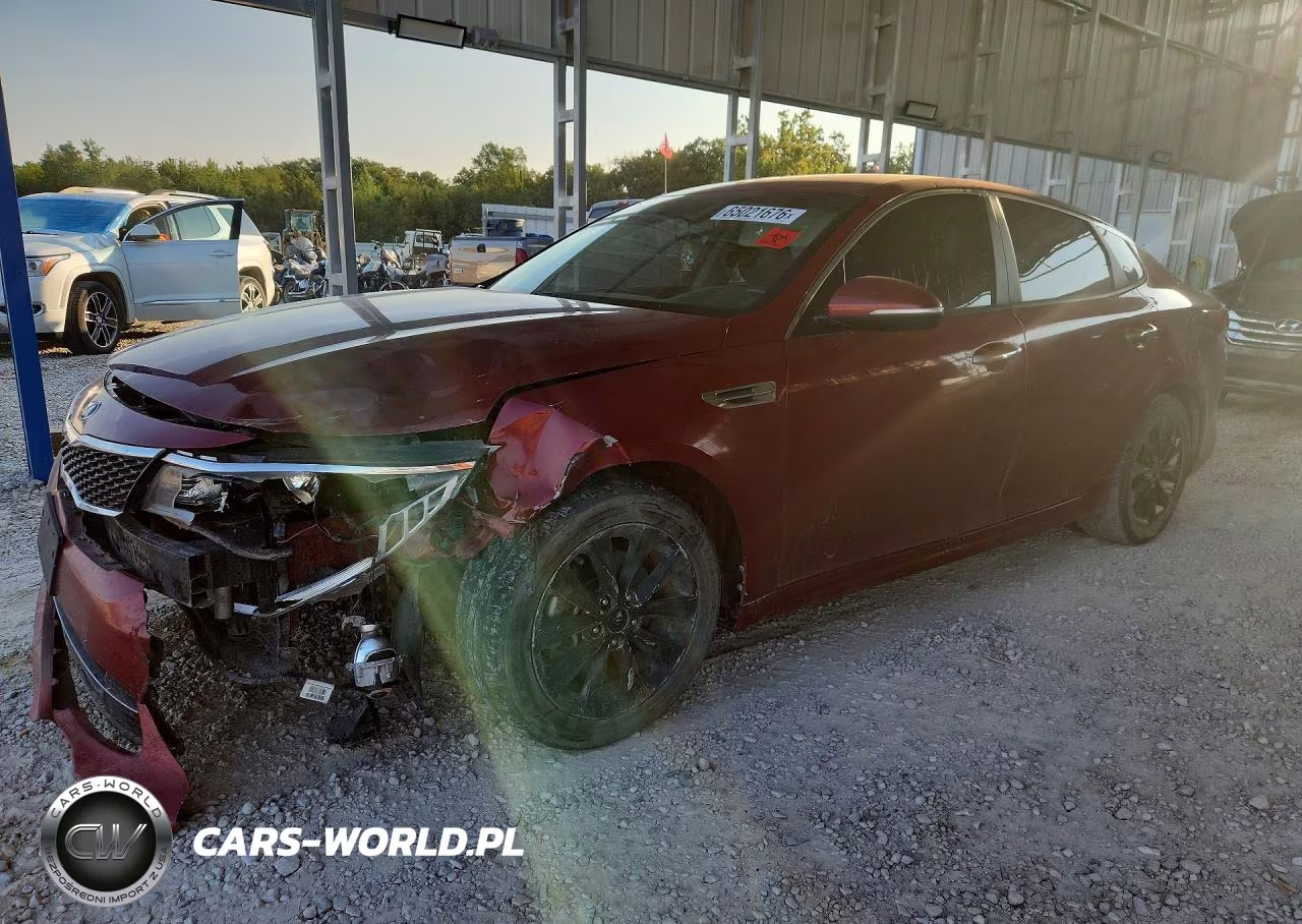 2018 Kia Optima S VIN:5XXGT4L32JG223868 - 1