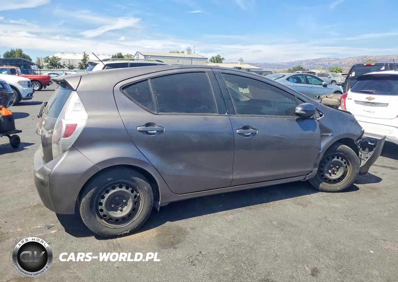 2014 Toyota Prius VIN:JTDKDTB33E1564474 - 3