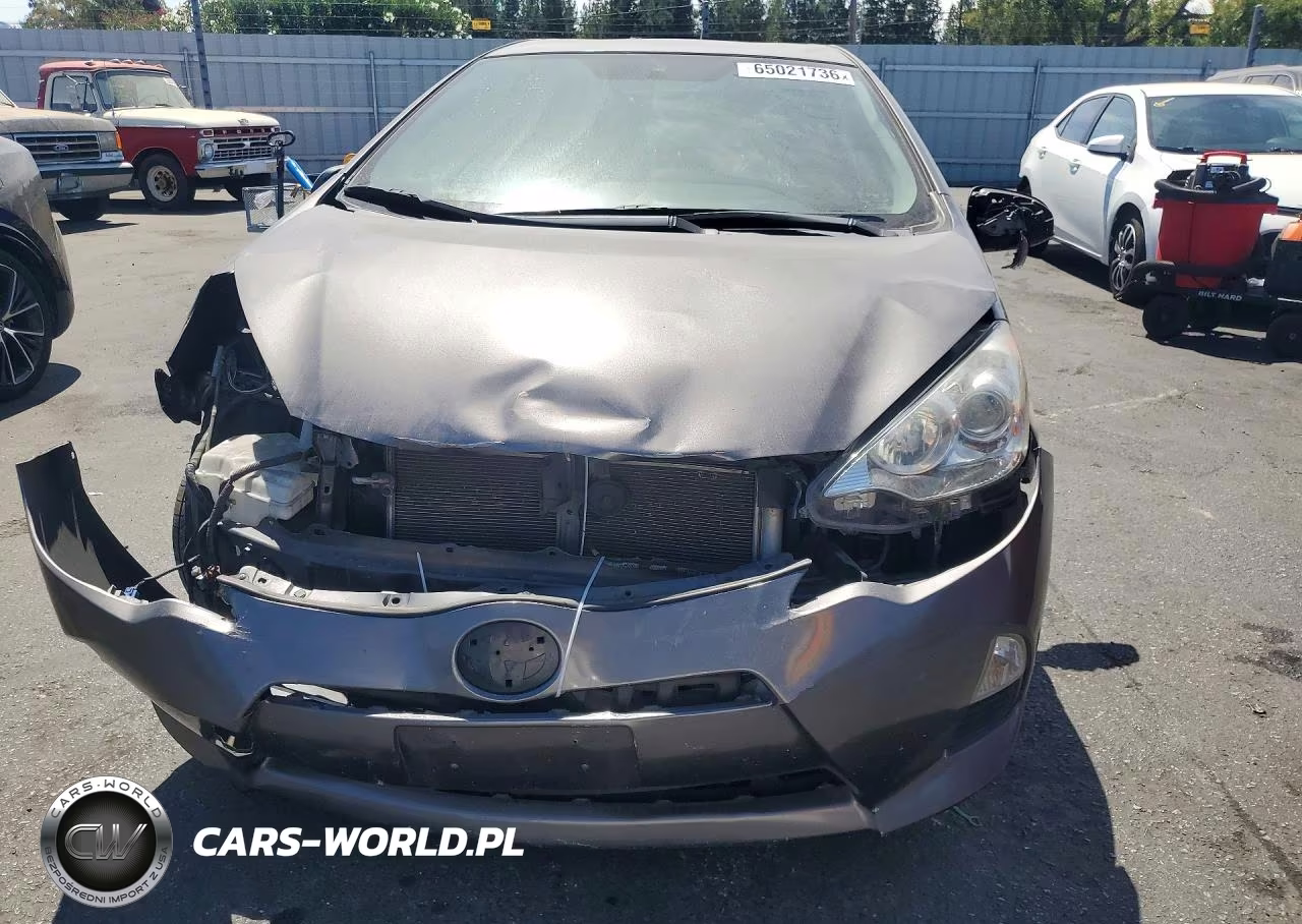 2014 Toyota Prius VIN:JTDKDTB33E1564474 - 5