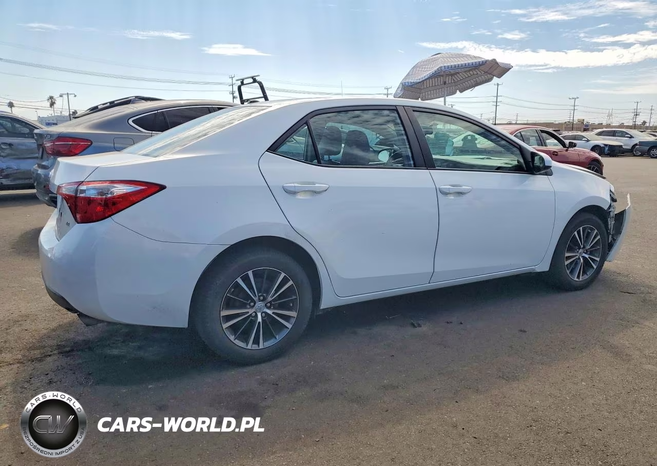 2016 Toyota Corolla Le Premium VIN:5YFBURHE0GP545911 - 3