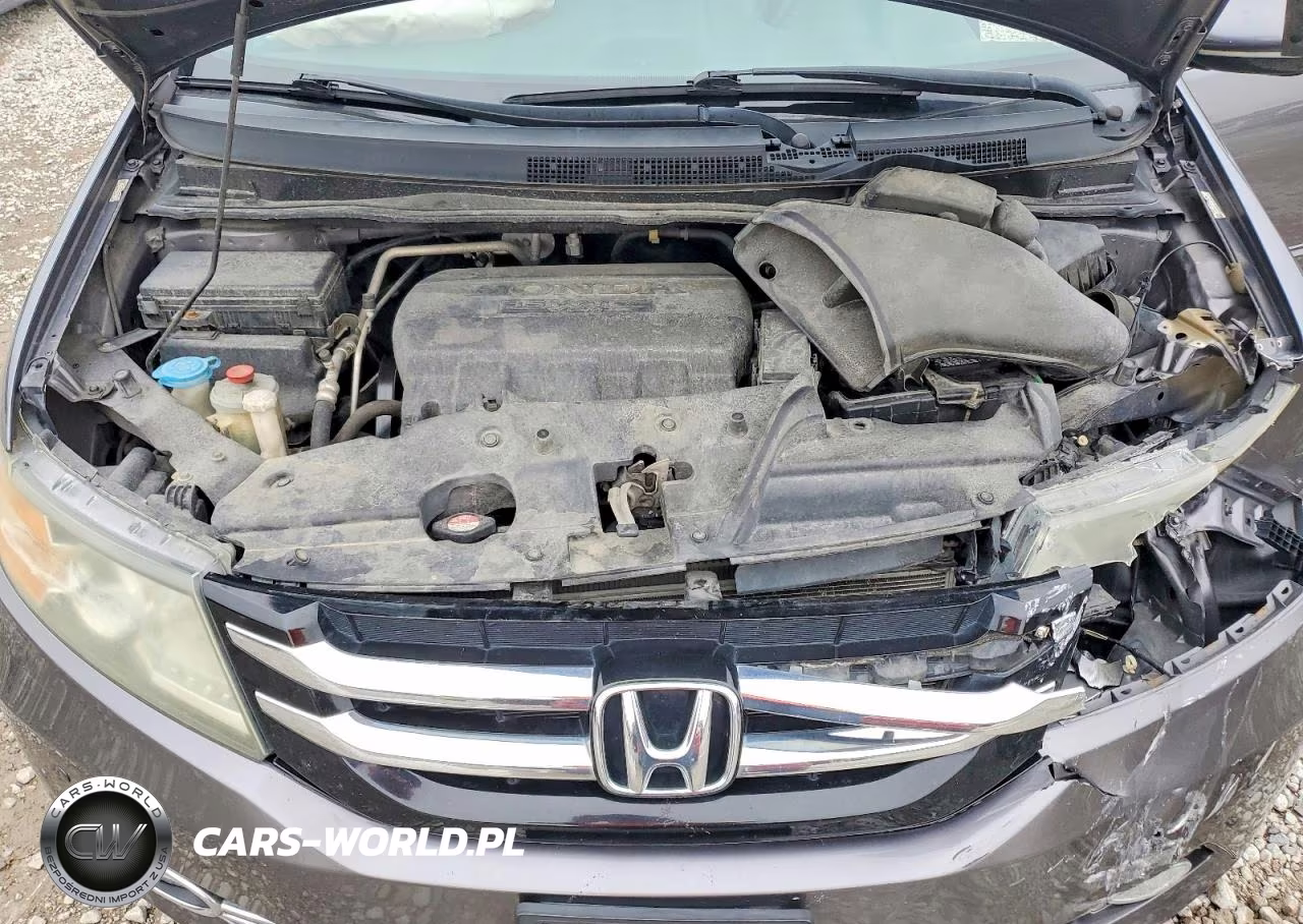 2015 Honda Odyssey Touring VIN:5FNRL5H97FB026961 - 12