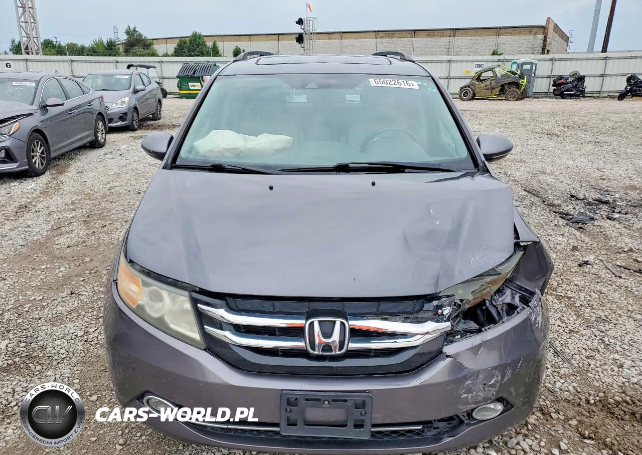 2015 Honda Odyssey Touring VIN:5FNRL5H97FB026961 - 5