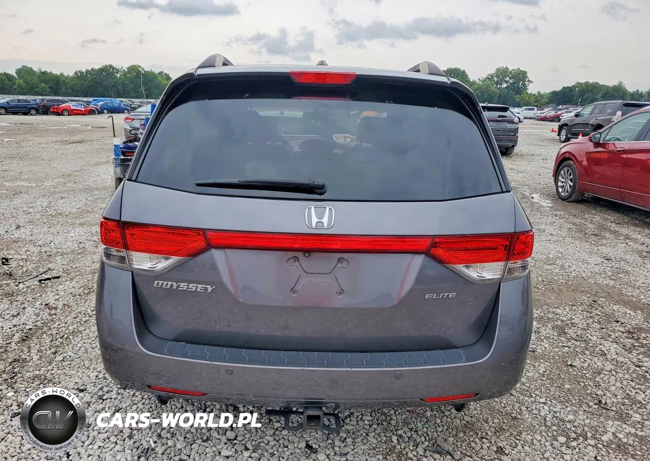 2015 Honda Odyssey Touring VIN:5FNRL5H97FB026961 - 6