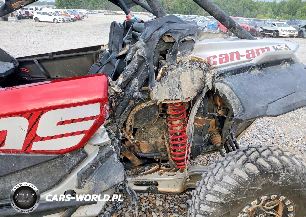 2024 Can-Am Maverick X3 Utility Vehicle VIN:3JBVGAY25RE000273 - 9