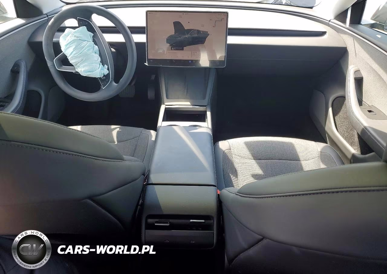 2025 Tesla Model 3 VIN:5YJ3E1EA9SF136685 - 8