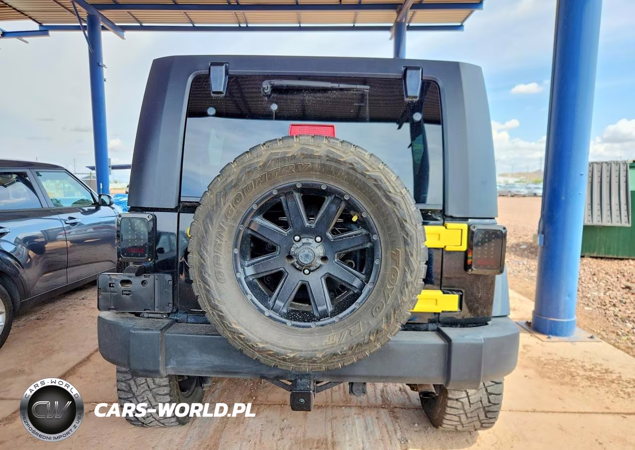 2008 Jeep Wrangler Unlimited Sahara VIN:1J4GA591X8L540612 - 6