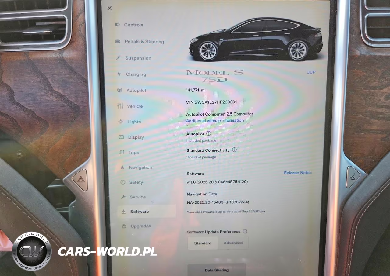 2017 Tesla Model S VIN:5YJSA1E27HF230301 - 9
