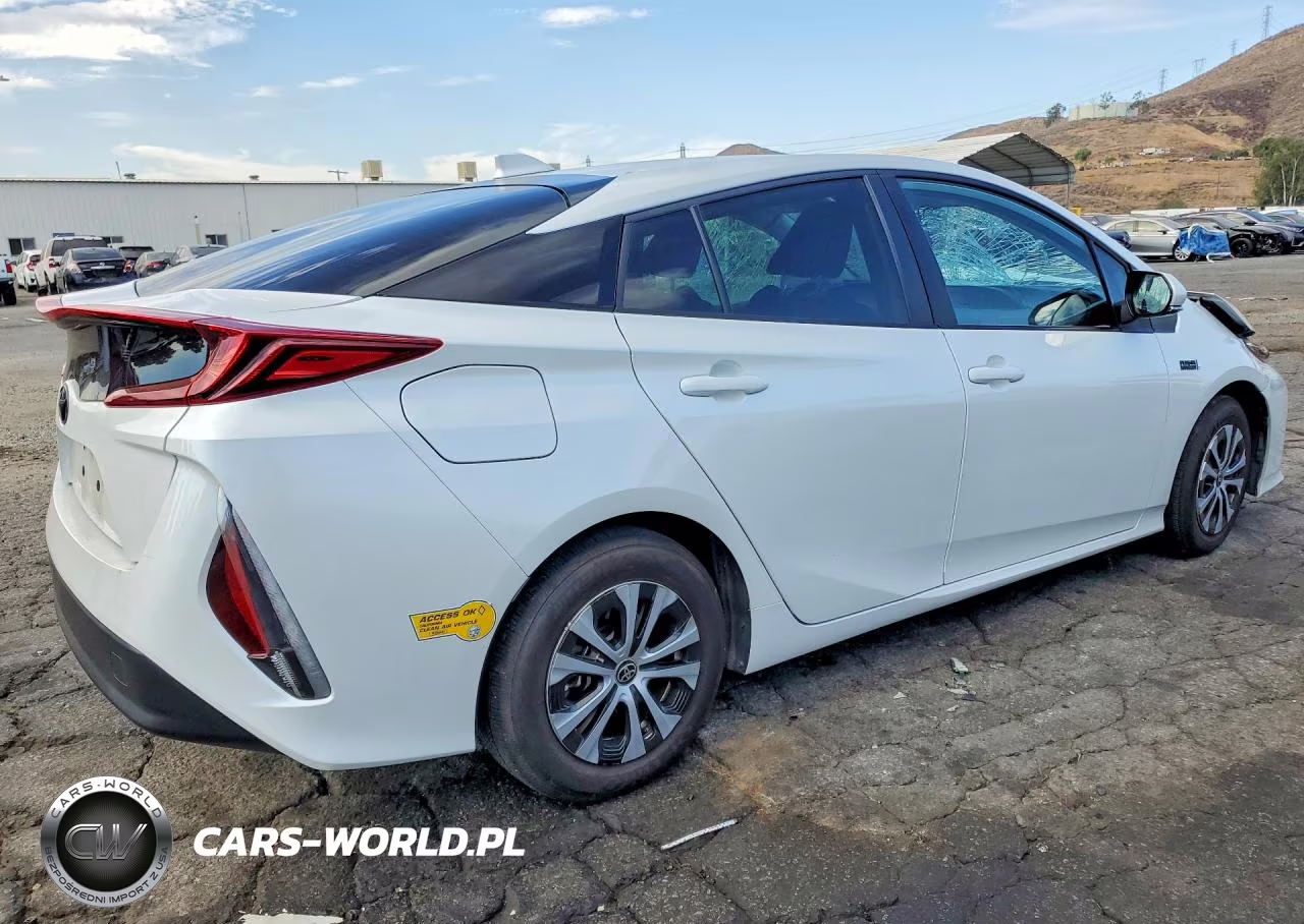 2022 Toyota Prius Prime Le VIN:JTDKAMFPXN3212332 - 3