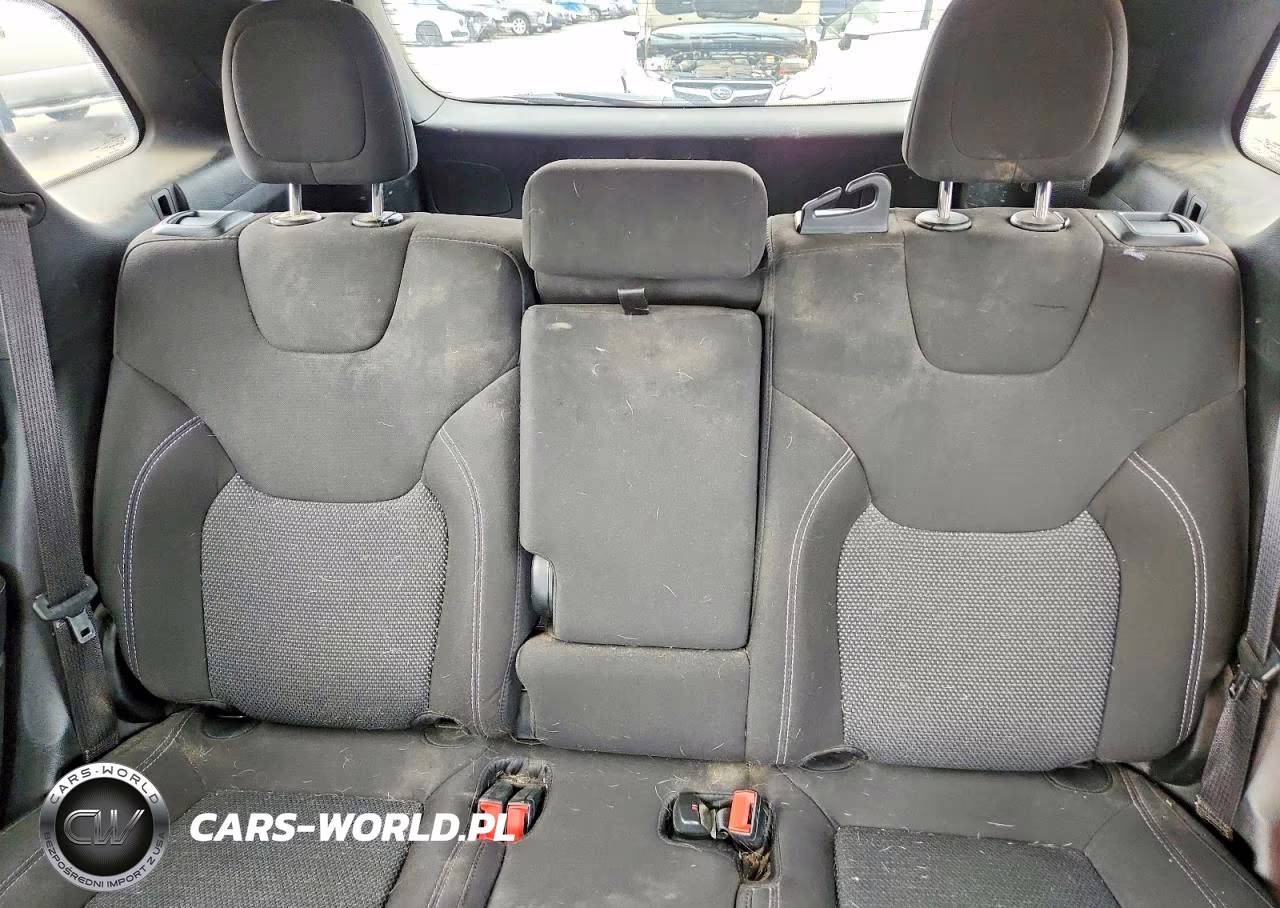 2020 Jeep Cherokee Latitude VIN:1C4PJLCBXLD577402 - 10