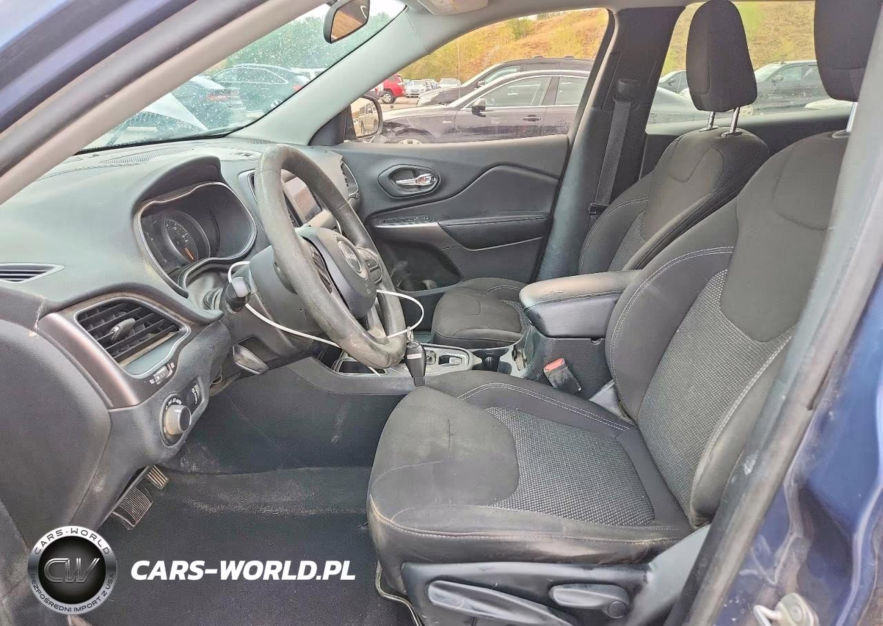 2020 Jeep Cherokee Latitude VIN:1C4PJLCBXLD577402 - 7
