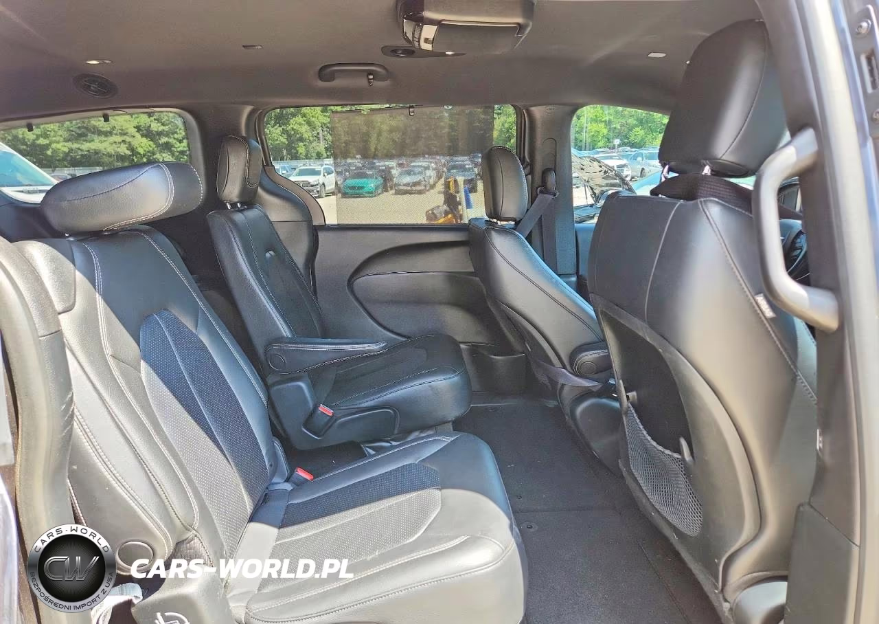 2019 Chrysler Pacifica Touring L VIN:2C4RC1BG6KR549306 - 11