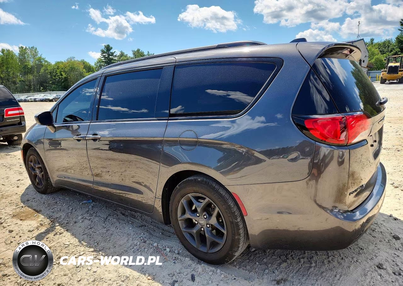 2019 Chrysler Pacifica Touring L VIN:2C4RC1BG6KR549306 - 2