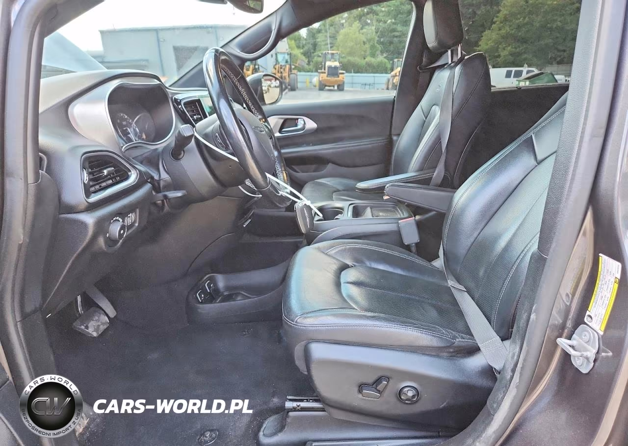 2019 Chrysler Pacifica Touring L VIN:2C4RC1BG6KR549306 - 7