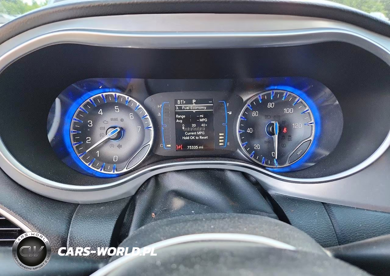 2019 Chrysler Pacifica Touring L VIN:2C4RC1BG6KR549306 - 9