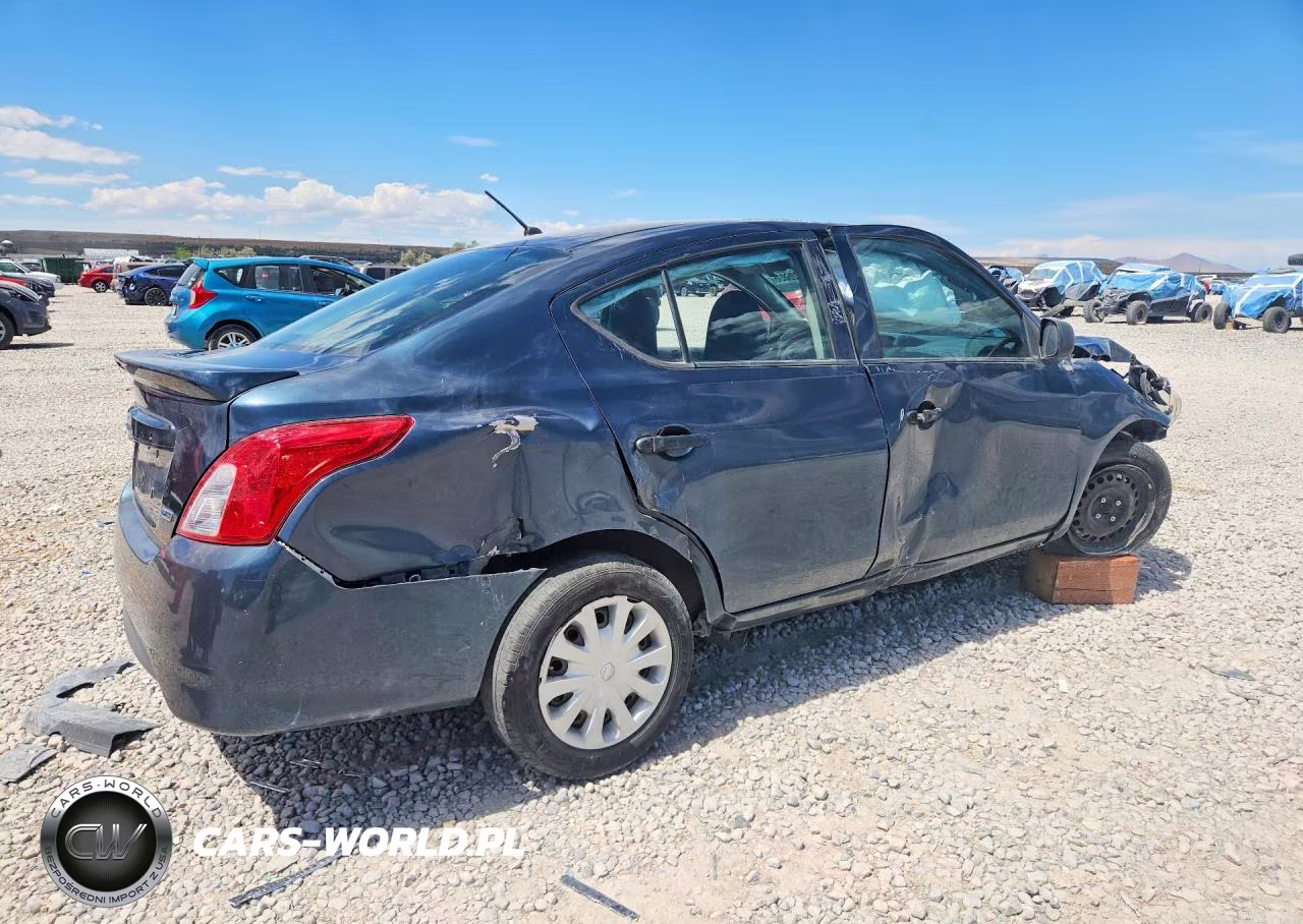 2015 Nissan Versa 1.6 S Plus VIN:3N1CN7AP5FL862681 - 3