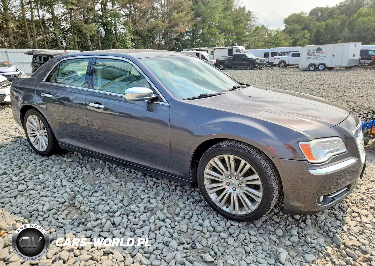 2013 Chrysler 300C VIN:2C3CCAEG5DH731934 - 4