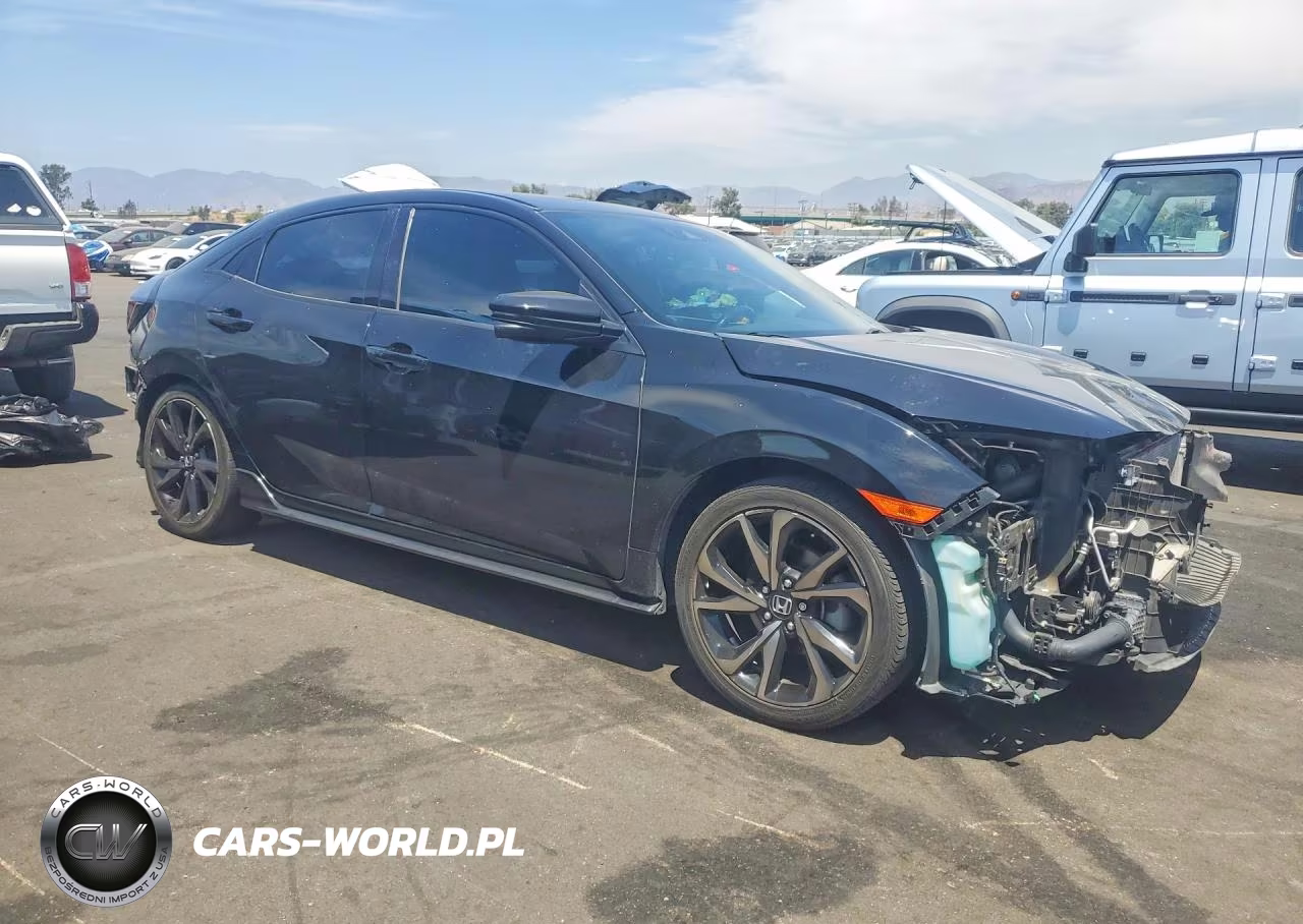 2018 Honda Civic Sport Touring VIN:SHHFK7H92JU413216 - 4