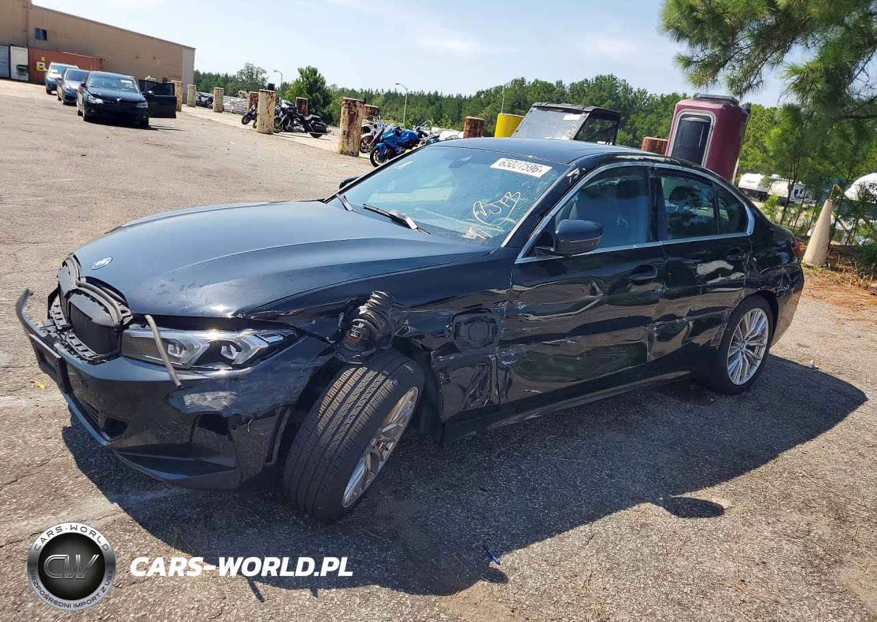 2024 BMW 330E – zdjęcie 1 z 12
