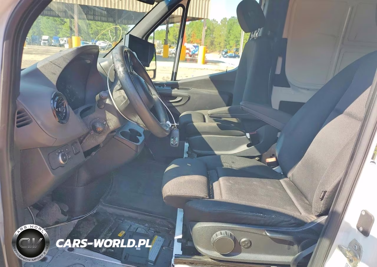 2019 Mercedes-Benz Sprinter 2500 VIN:WD4PF1ED0KT013658 - 7